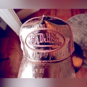 Von Dutch trucker hat